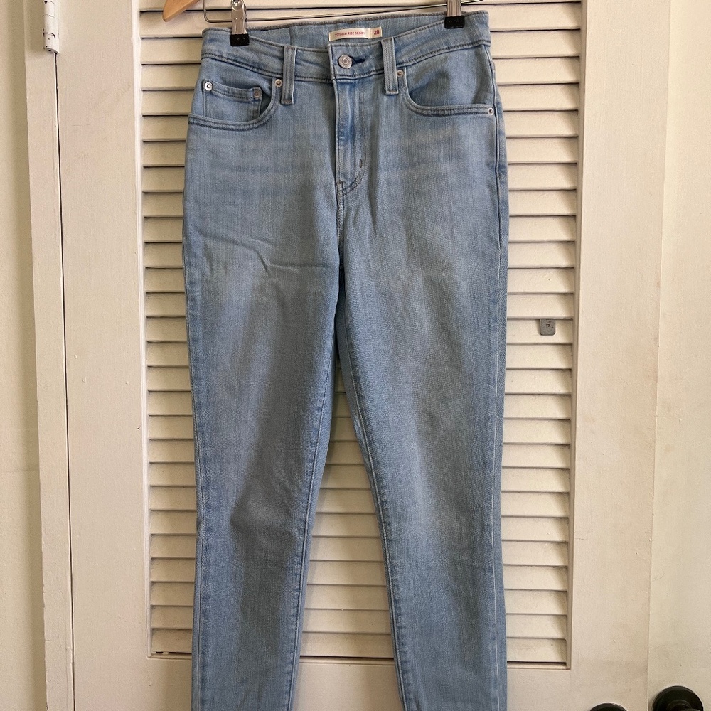 Levi's 721 High Rise Skinny Jeans
